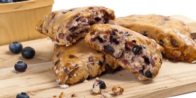 how-to-make-vegan-blueberry-almond-scones