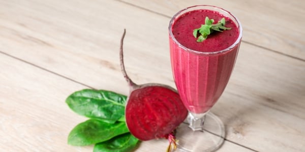 How to Make Vegan Detoxifying Glowing Beet and Berry Smoothie