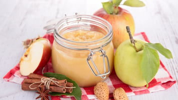 Simple-Homemade-Spiced-Applesauce