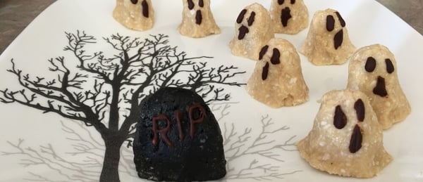 Halloween Ghosts No Bake Macaroons Cookies